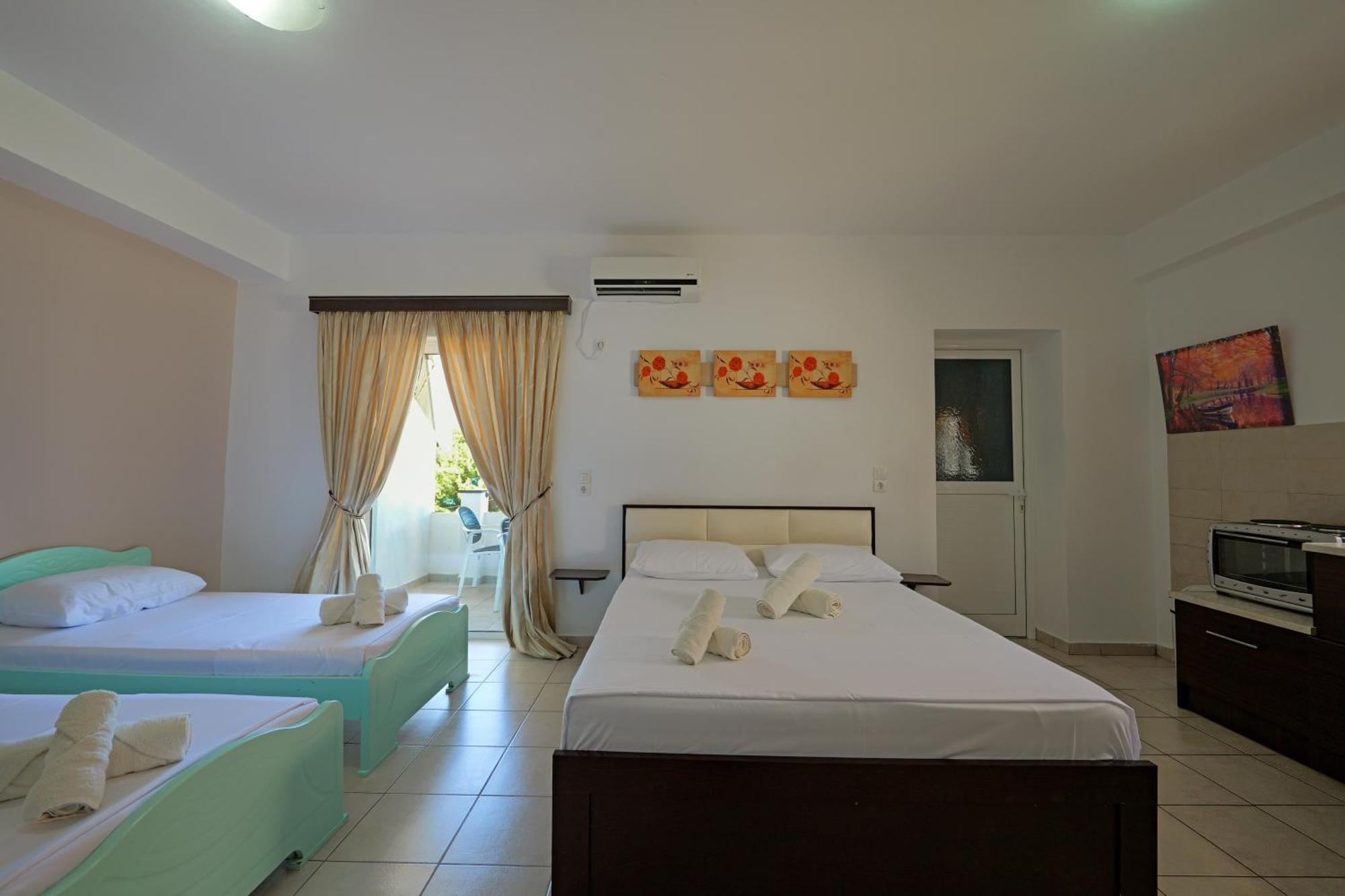Livia'S Guesthouse 사밀 외부 사진